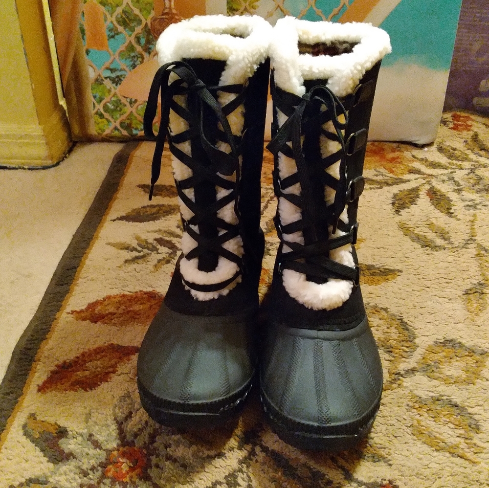 BAMBOO WINTER-05 BOOTS SIZE 10